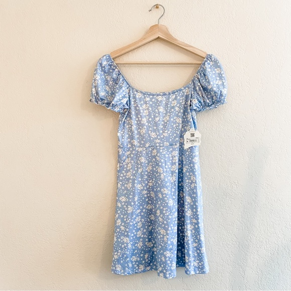Altar'd State Dresses & Skirts - Altar’d state light blue and ivory floral dress
